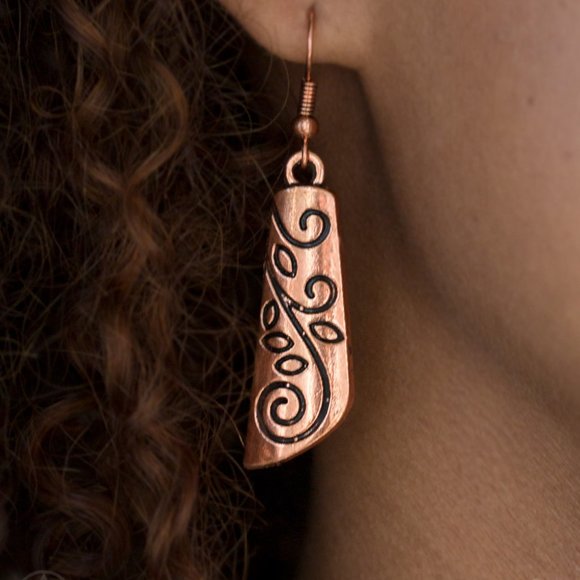 NWT multi metal mane necklace and earring set - Picture 2 of 3